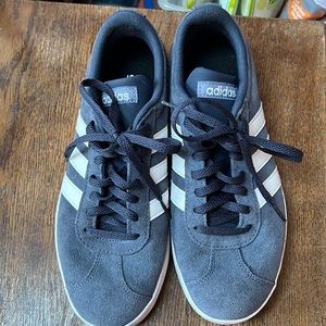 Adidas Kicks 💙👟